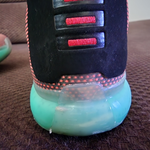 KOBE 10 Easter - Picture 4 of 4